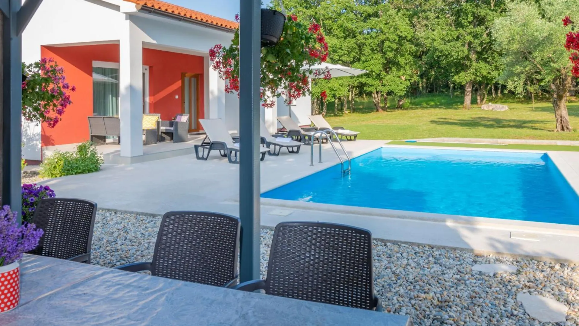 Cukrici Villa Valpiana, A Modern, Luxurious, Warm And Romantic Villa