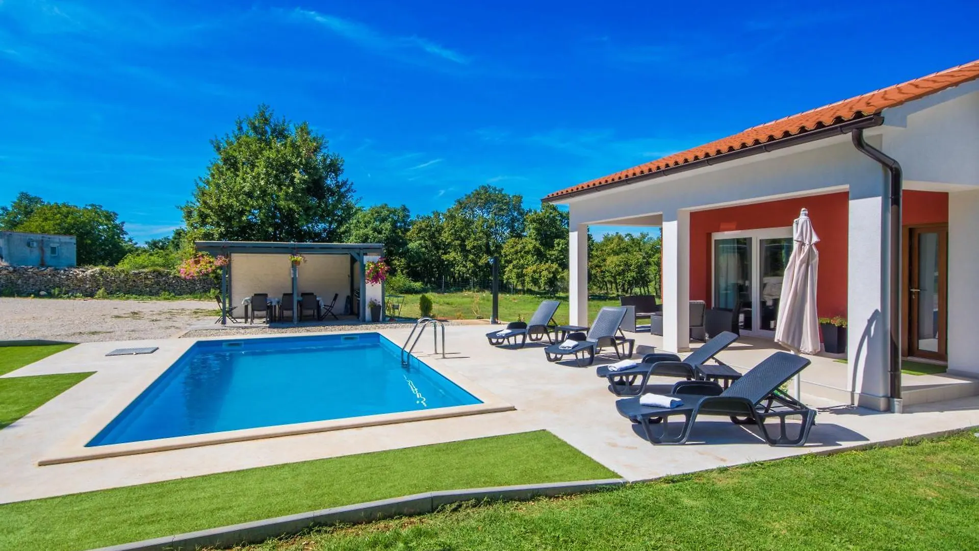 Cukrici Villa Valpiana, A Modern, Luxurious, Warm And Romantic Villa בית נופש