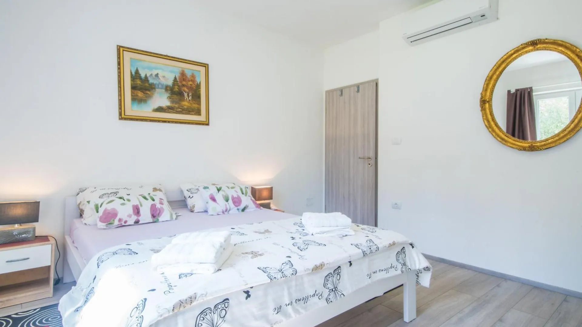 Cukrici Villa Valpiana, A Modern, Luxurious, Warm And Romantic Villa 0*,