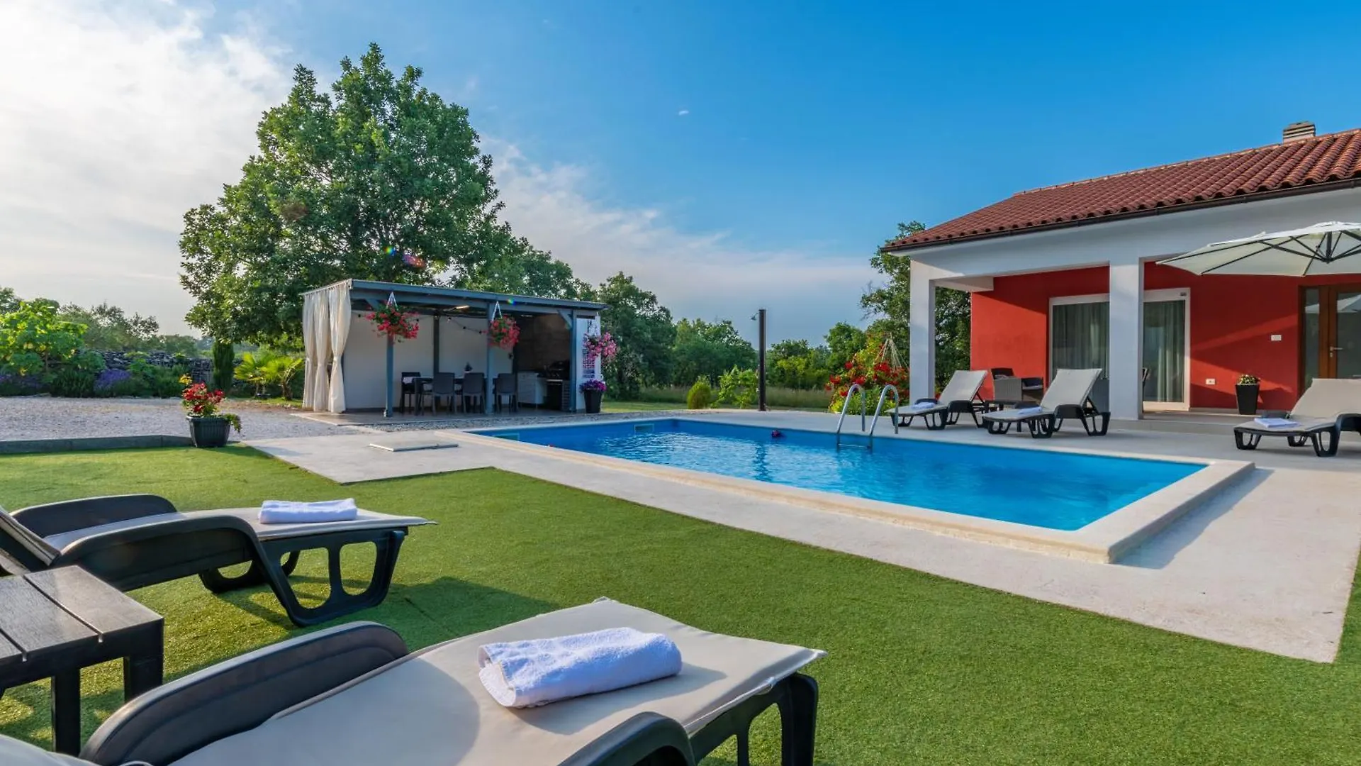 Cukrici Villa Valpiana, A Modern, Luxurious, Warm And Romantic Villa
