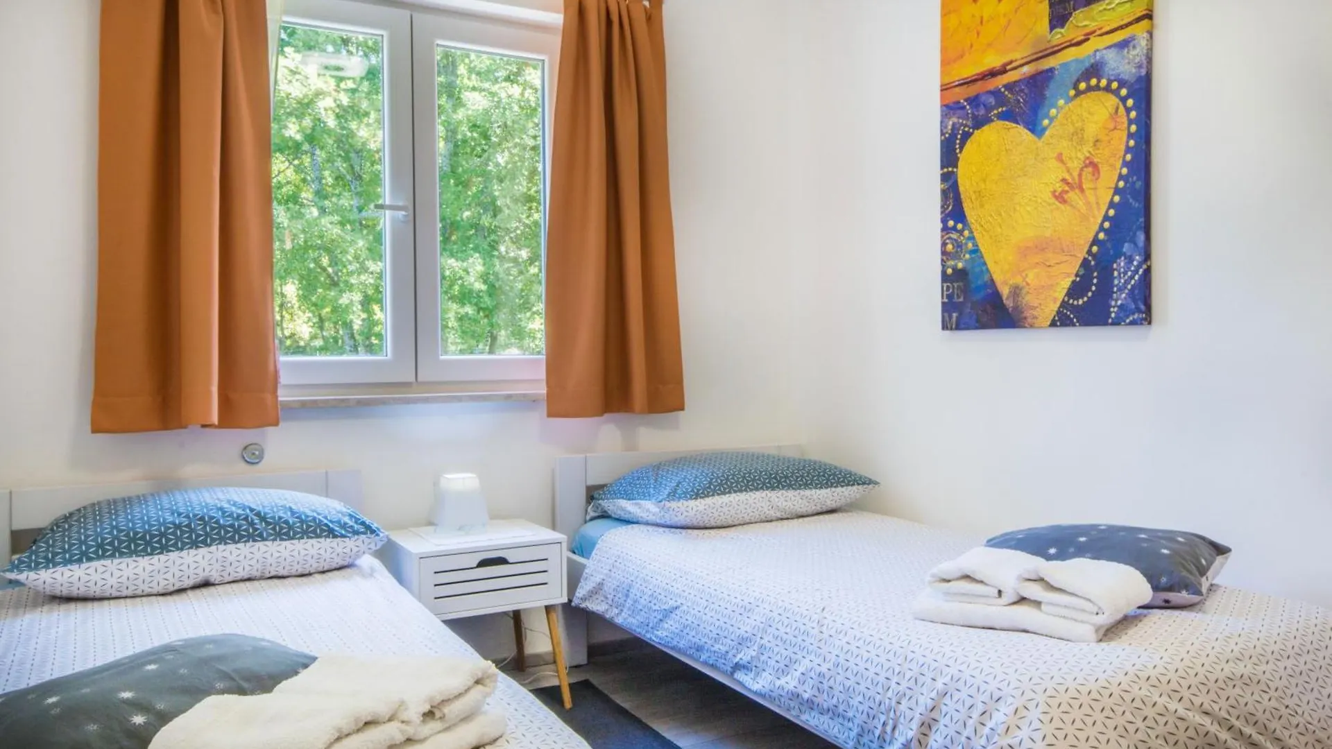 Cukrici Villa Valpiana, A Modern, Luxurious, Warm And Romantic Villa בית נופש